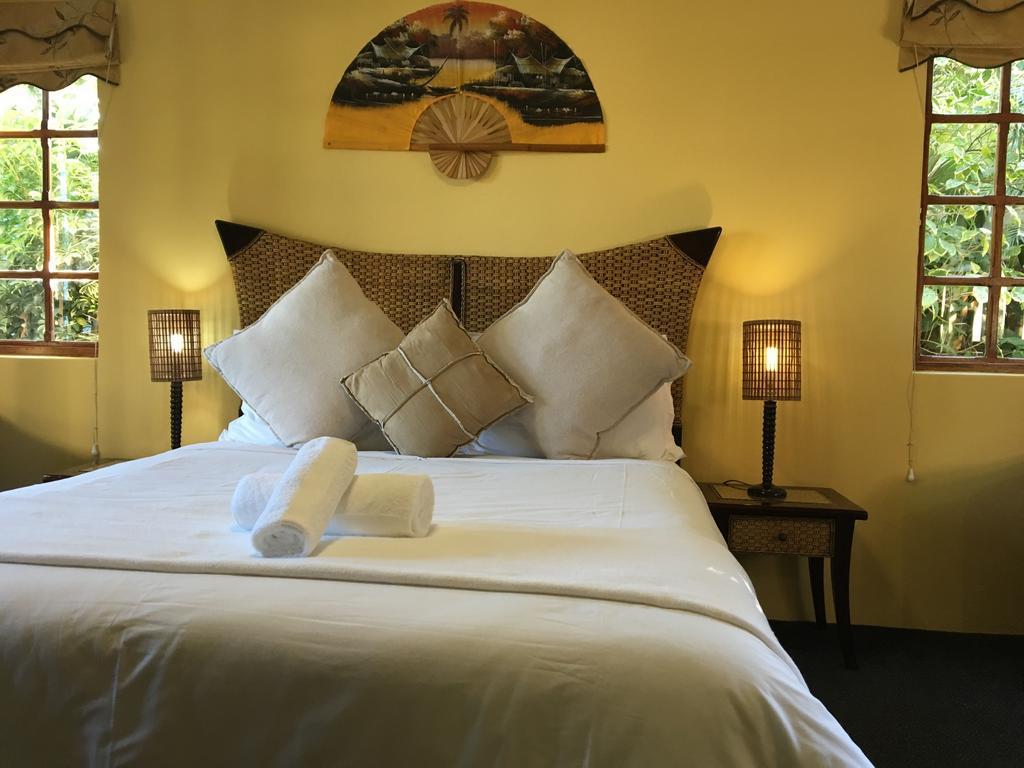 Smart Villa Guest House Іст-Лондон Екстер'єр фото