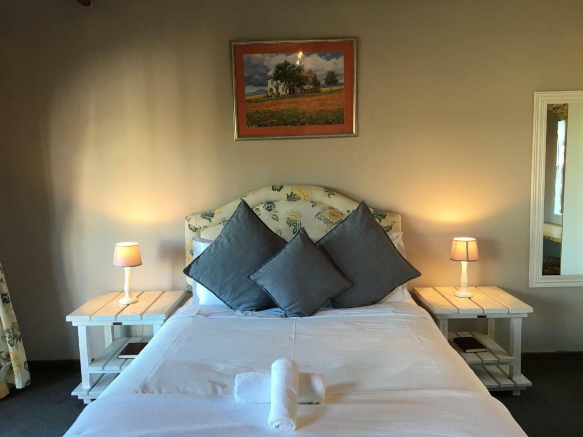Smart Villa Guest House Іст-Лондон Екстер'єр фото